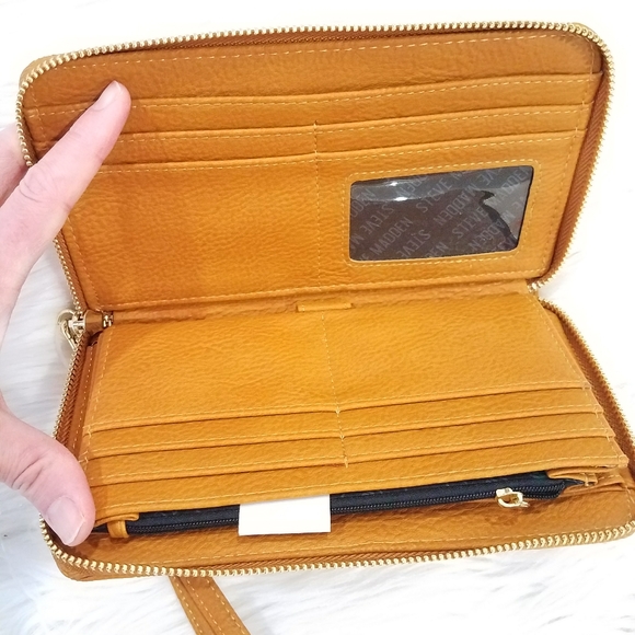 Nwot steve madden zipper wristlet wal… - Picture 7 of 11